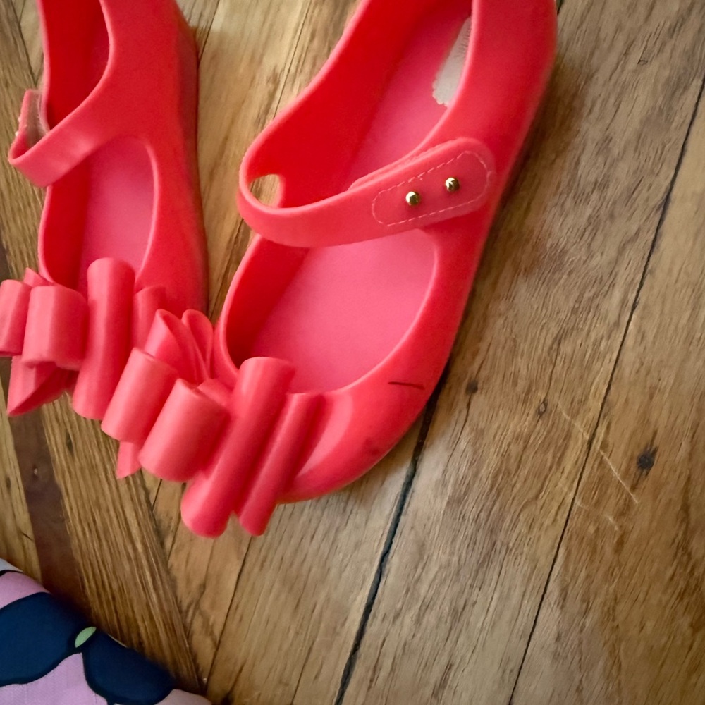 Mini Melissa Girls' Water Shoes in Bright Coral Pink with Bow Accent